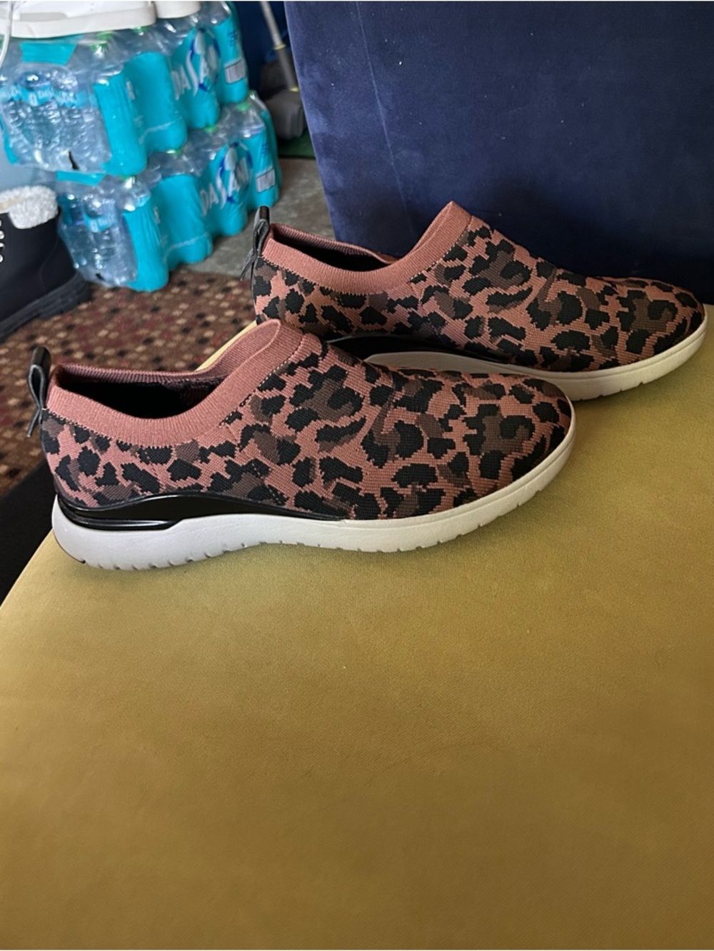 “SOLD” FREE SOCKS/ ROCKPORT TOTALMOTION SLIPONS
